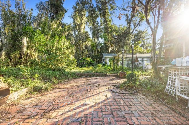 925 N SANS SOUCI AVENUE, Deland, FL 32720