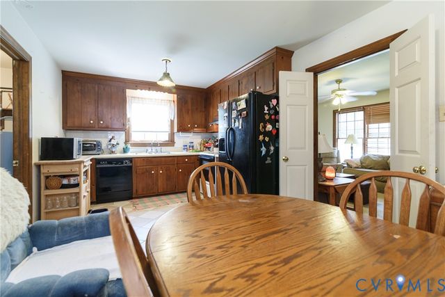 7092 Foxlair Dr, Mechanicsville, VA 23111