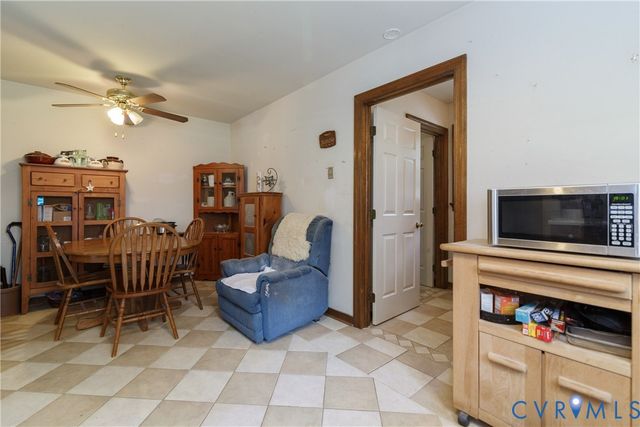 7092 Foxlair Dr, Mechanicsville, VA 23111