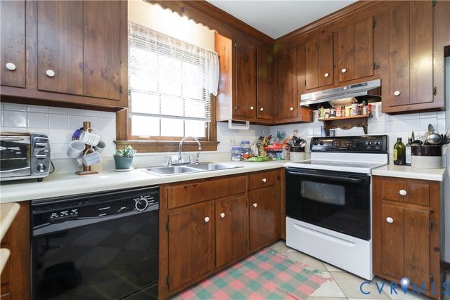 7092 Foxlair Dr, Mechanicsville, VA 23111