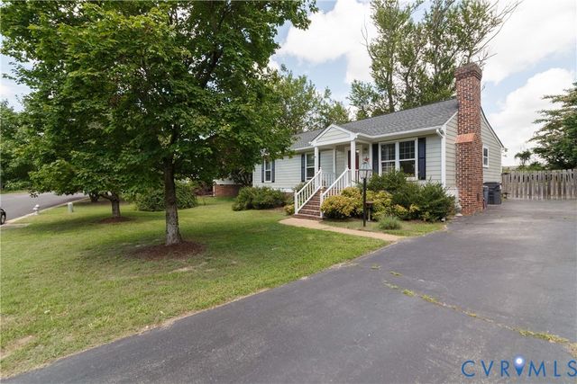 7092 Foxlair Dr, Mechanicsville, VA 23111