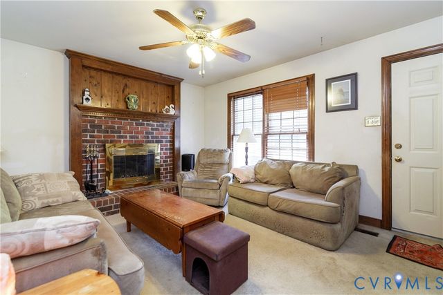 7092 Foxlair Dr, Mechanicsville, VA 23111