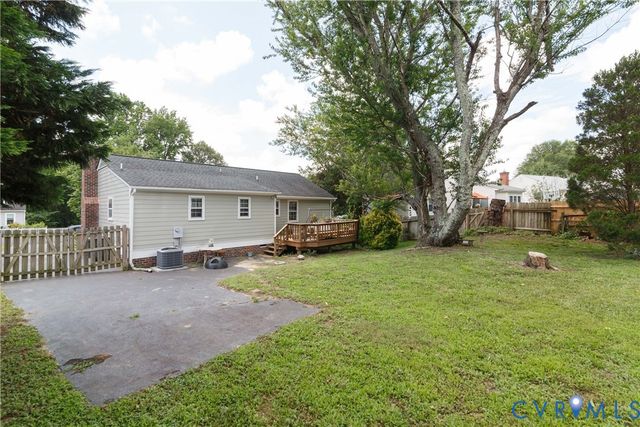 7092 Foxlair Dr, Mechanicsville, VA 23111