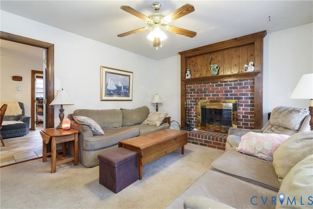 7092 Foxlair Dr, Mechanicsville, VA 23111