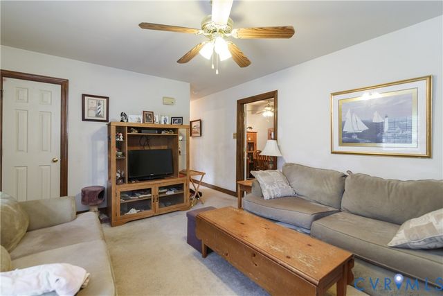 7092 Foxlair Dr, Mechanicsville, VA 23111