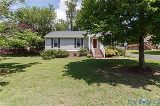 7092 Foxlair Dr, Mechanicsville, VA 23111