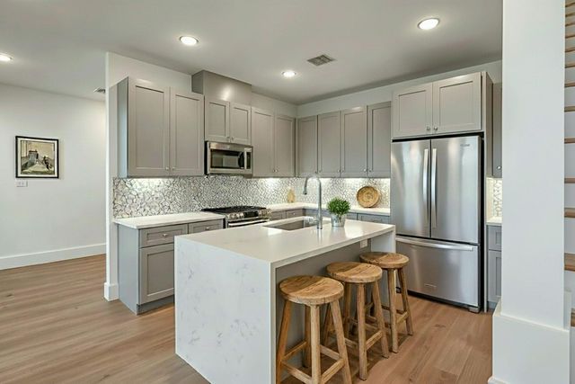 7609 Victory Reserve Street, Houston, TX 77088