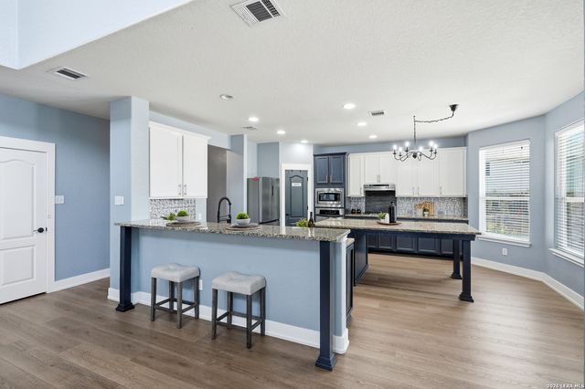 25515 Willard Path, San Antonio, TX 78261