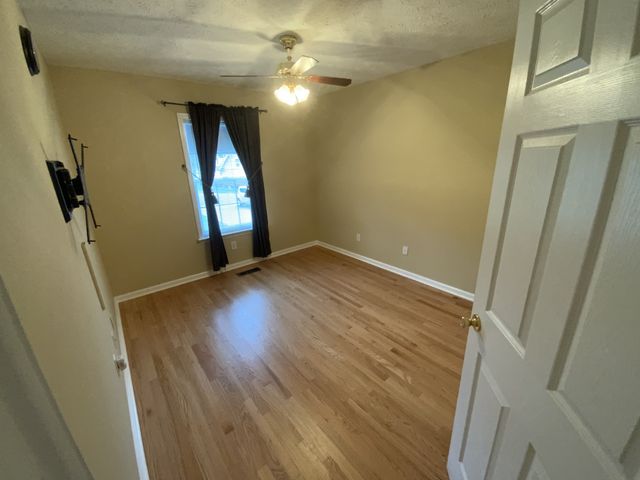 521 Spring Hill Dr, Smyrna, TN 37167