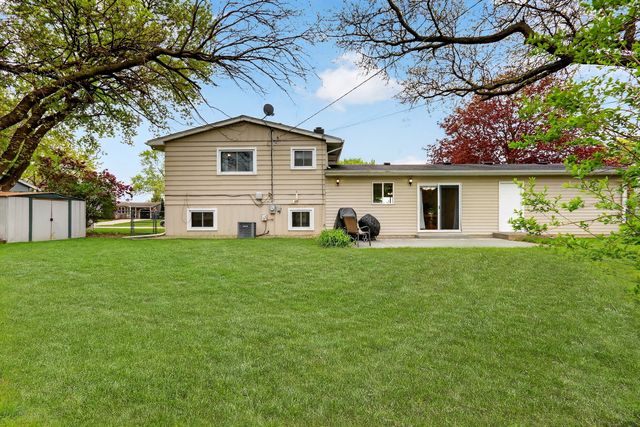 18320 W Linda Lane, Gurnee, IL 60031