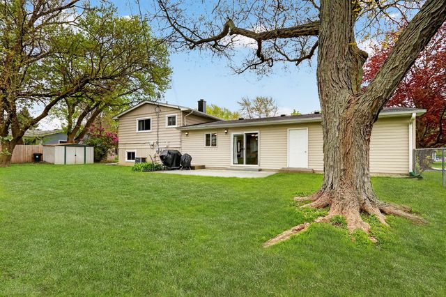 18320 W Linda Lane, Gurnee, IL 60031