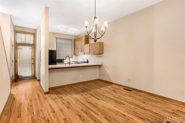 2234 Hickory Street, St Louis, MO 63104