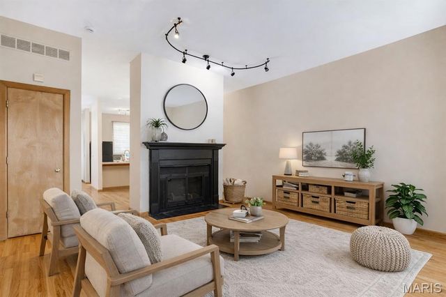 2234 Hickory Street, St Louis, MO 63104