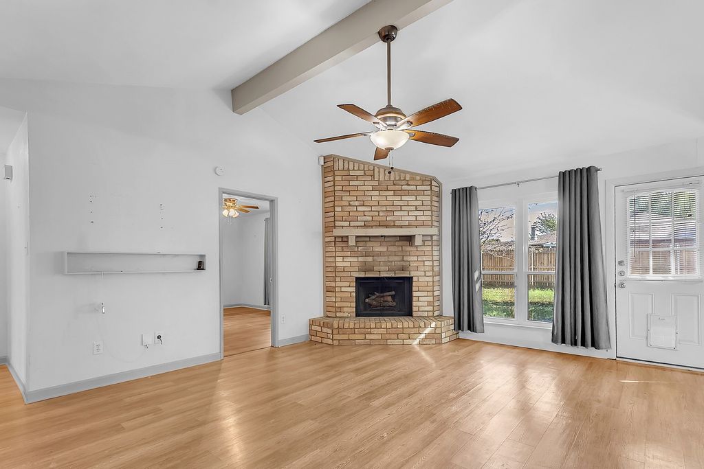 6217 Springwood Drive, Arlington, TX 76001 — photo 4