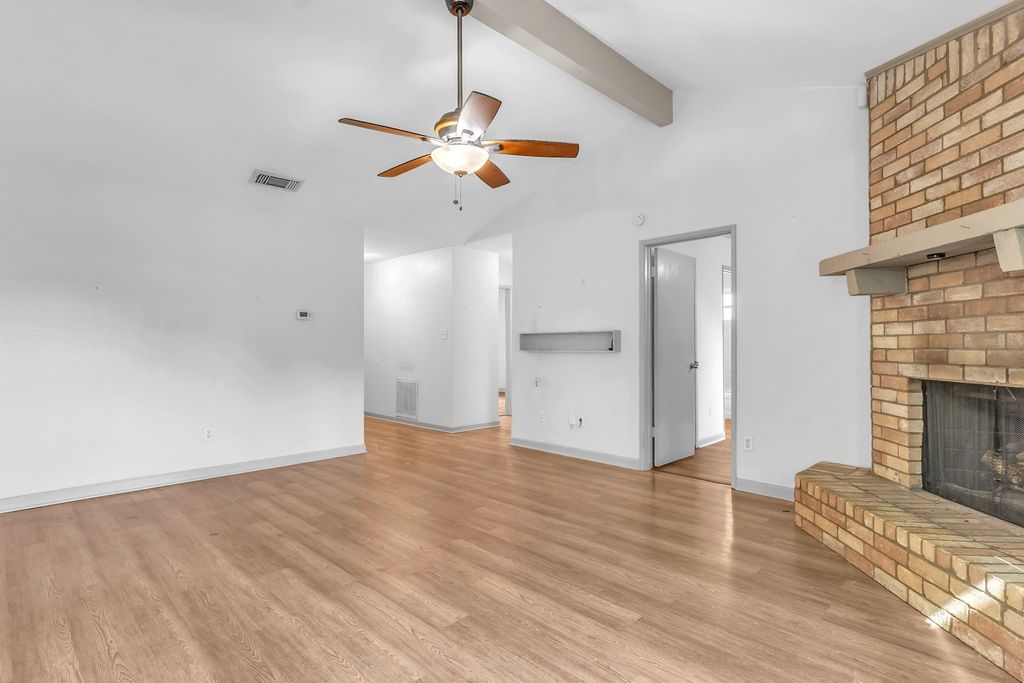 6217 Springwood Drive, Arlington, TX 76001 — photo 5