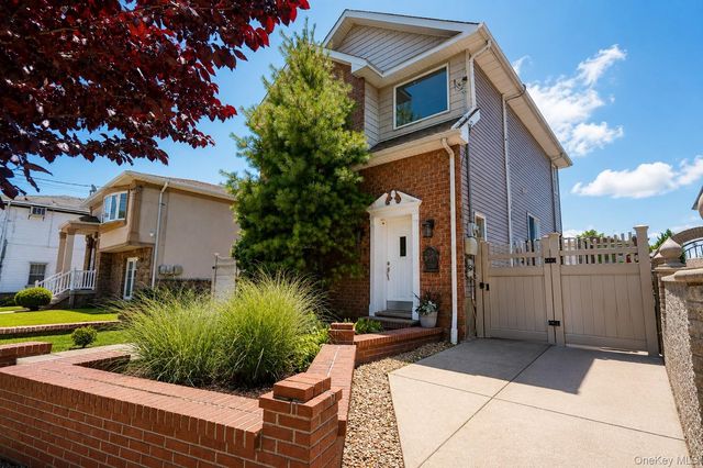 124 Reid Ave, Staten Island, NY 10305