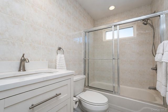 124 Reid Ave, Staten Island, NY 10305