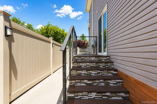124 Reid Ave, Staten Island, NY 10305