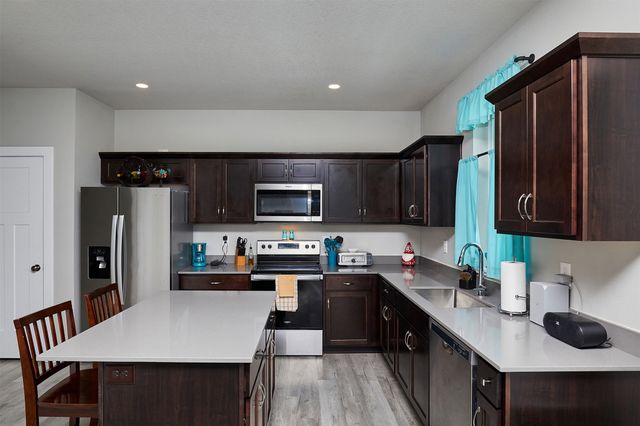 2930 Kestrel Street, Norwalk, IA 50211