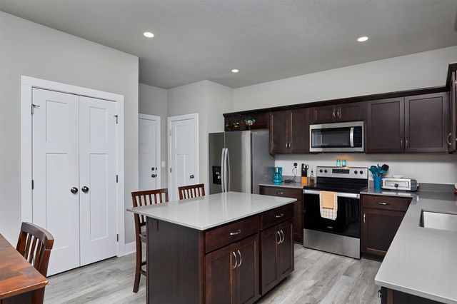 2930 Kestrel Street, Norwalk, IA 50211