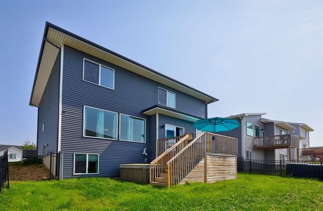 2930 Kestrel Street, Norwalk, IA 50211