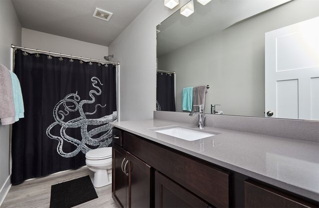 2930 Kestrel Street, Norwalk, IA 50211