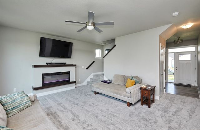 2930 Kestrel Street, Norwalk, IA 50211