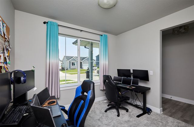 2930 Kestrel Street, Norwalk, IA 50211