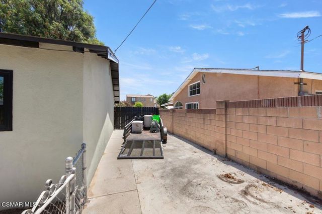 2921 Royal Avenue, Simi Valley, CA 93065