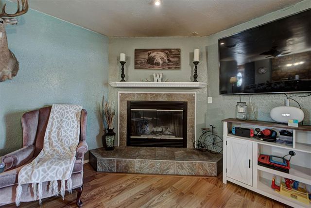 1073 Harrison Street, Harrah, OK 73045