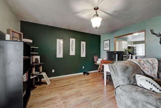 1073 Harrison Street, Harrah, OK 73045