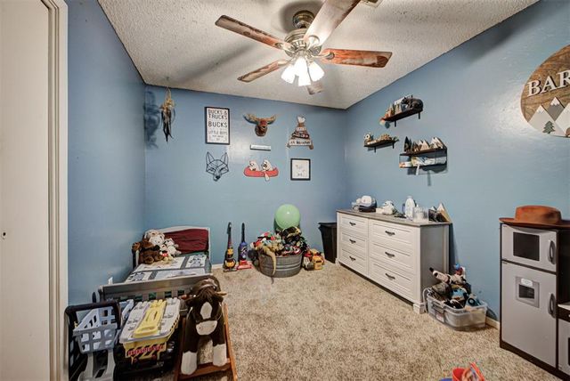 1073 Harrison Street, Harrah, OK 73045
