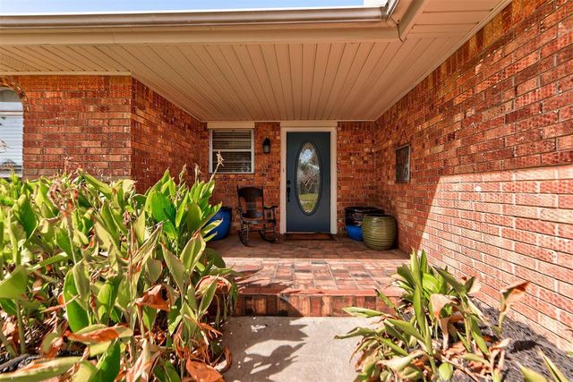 1073 Harrison Street, Harrah, OK 73045