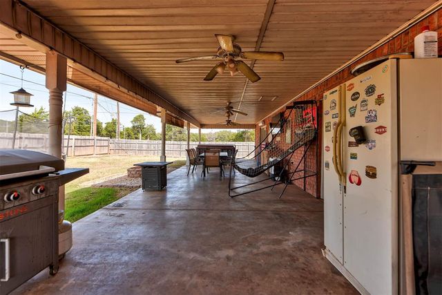 1073 Harrison Street, Harrah, OK 73045