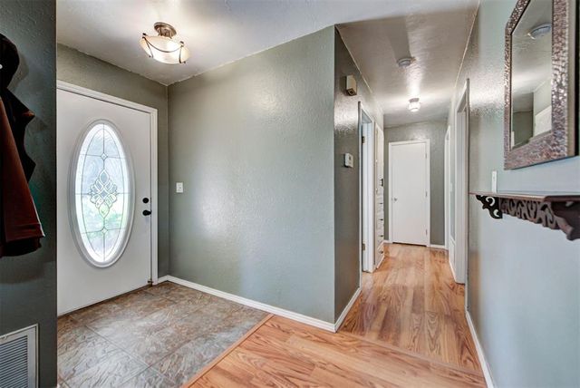 1073 Harrison Street, Harrah, OK 73045