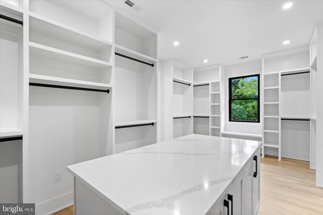 4609 WILLOW RUN DR, Annandale, VA 22003