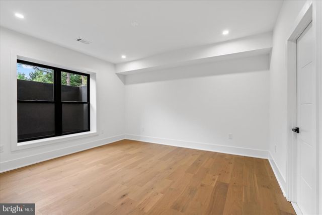 4609 WILLOW RUN DR, Annandale, VA 22003