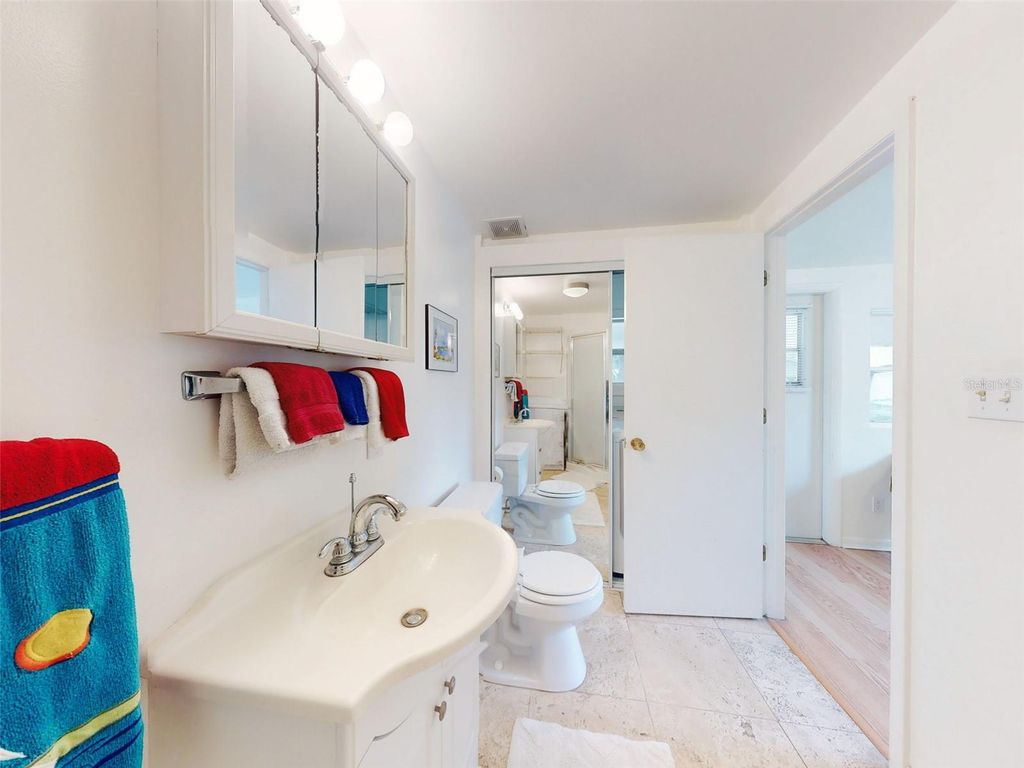 Image 29 of property listing at 823 E 10TH AVENUE, New Smyrna Beach, FL 32169