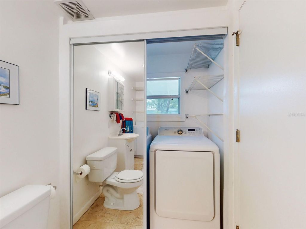 Image 32 of property listing at 823 E 10TH AVENUE, New Smyrna Beach, FL 32169