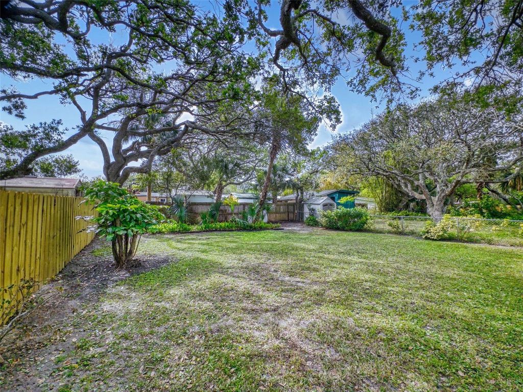 Image 37 of property listing at 823 E 10TH AVENUE, New Smyrna Beach, FL 32169