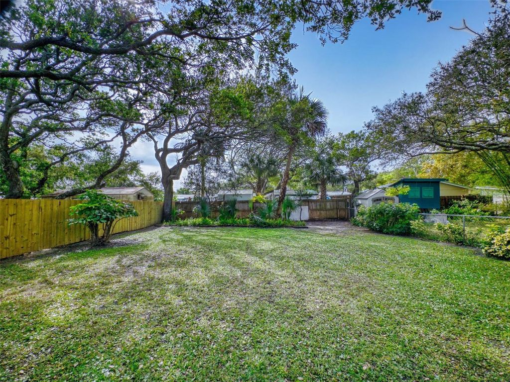 Image 39 of property listing at 823 E 10TH AVENUE, New Smyrna Beach, FL 32169