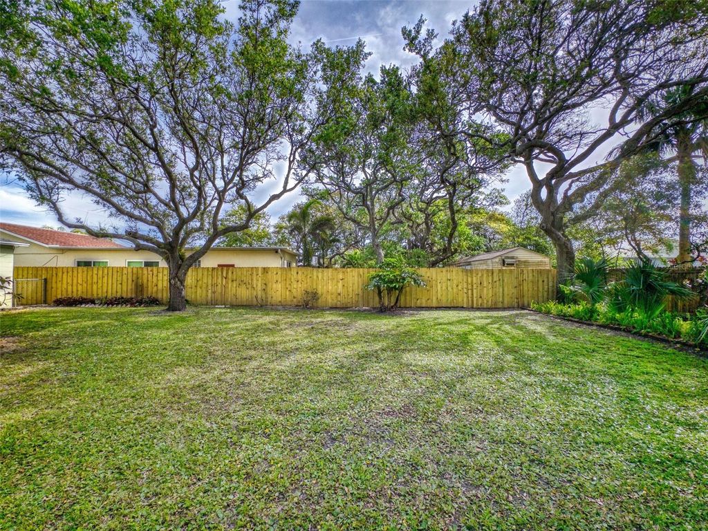 Image 40 of property listing at 823 E 10TH AVENUE, New Smyrna Beach, FL 32169