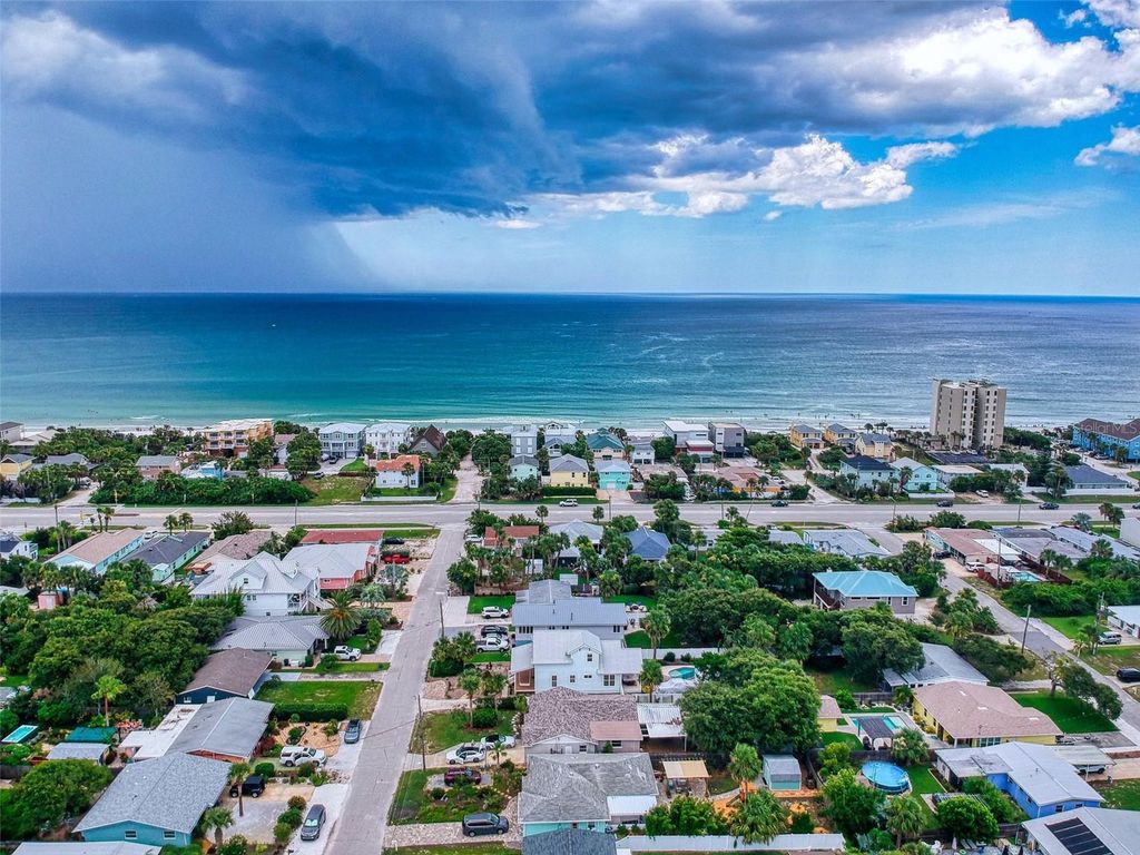 Image 46 of property listing at 823 E 10TH AVENUE, New Smyrna Beach, FL 32169