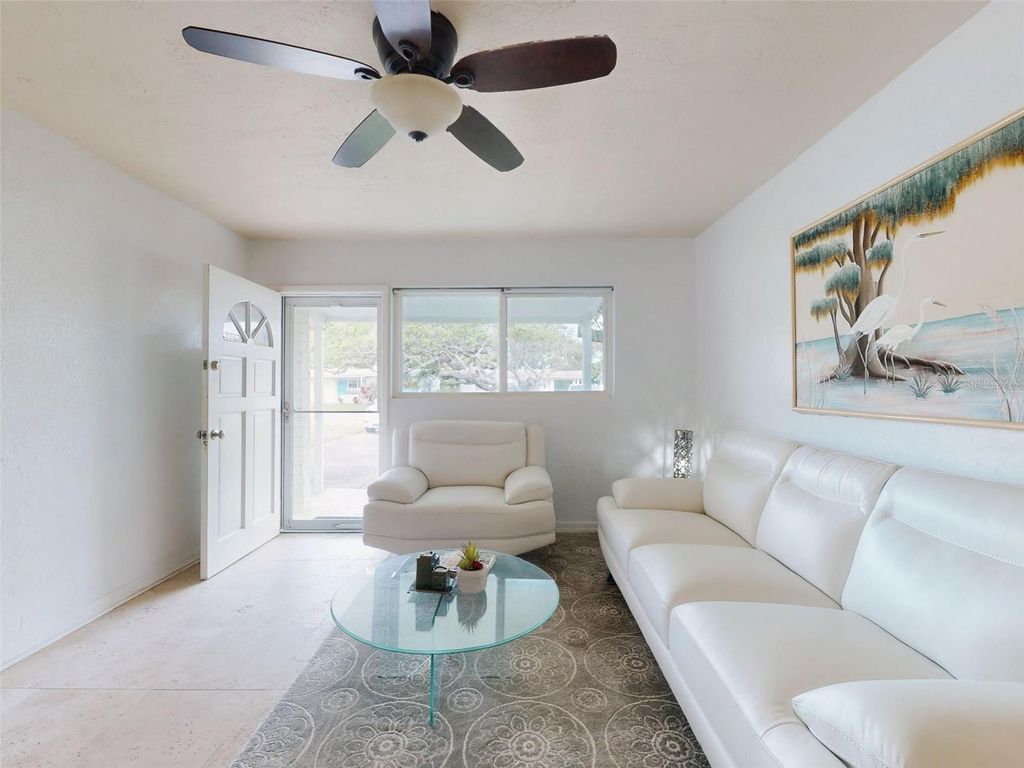 Image 6 of property listing at 823 E 10TH AVENUE, New Smyrna Beach, FL 32169