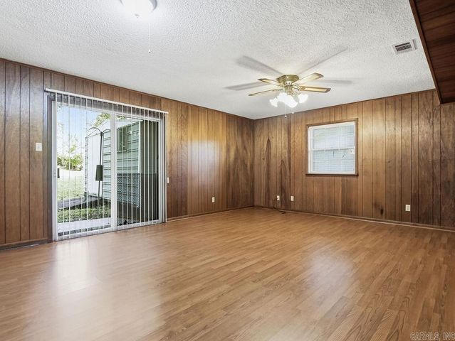 8211 Park Avenue, Sherwood, AR 72120