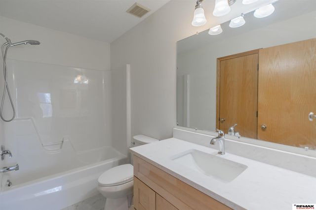 6845 Whitewater Lane, Lincoln, NE 68521