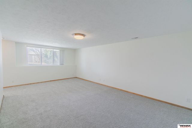 6845 Whitewater Lane, Lincoln, NE 68521