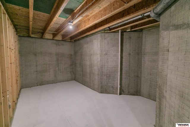 6845 Whitewater Lane, Lincoln, NE 68521