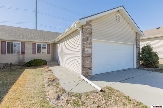 6845 Whitewater Lane, Lincoln, NE 68521