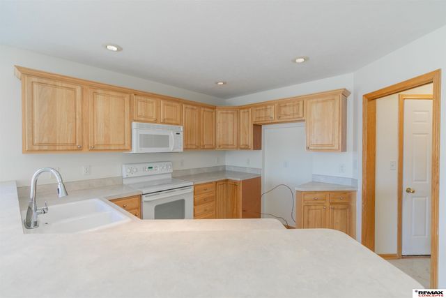 6845 Whitewater Lane, Lincoln, NE 68521